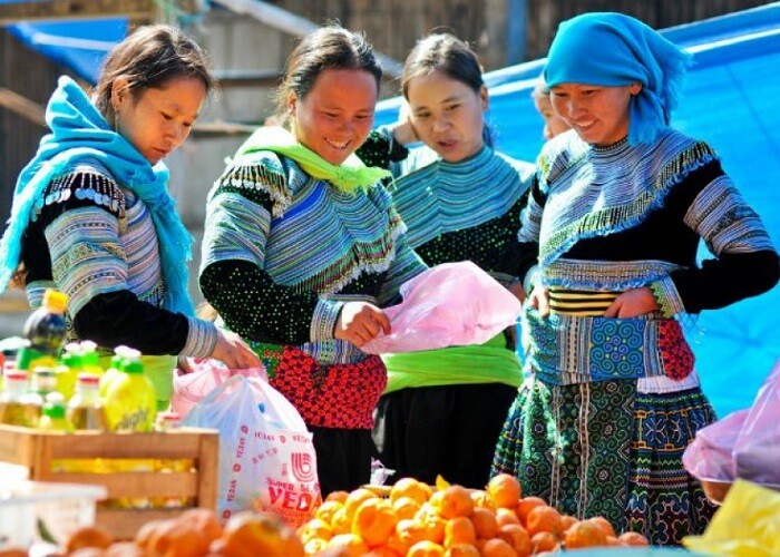 Đi Lào Cai không thể bỏ qua phiên chợ ven suối có 1-0-2: Đủ loại đặc sản núi rừng vừa tươi vừa ngon rẻ - 3