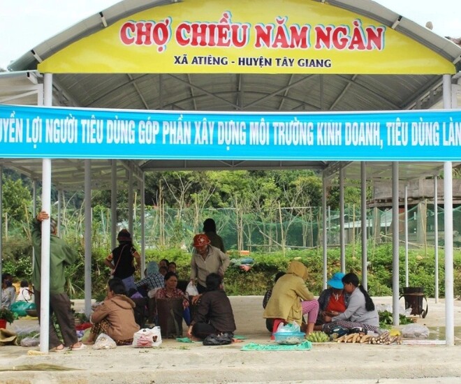 &#34;Chợ năm ngàn&#34; chỉ có ở Quảng Nam, du khách thích mê vì toàn đặc sản rừng siêu sạch bán với giá 5.000 đồng - 1