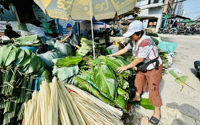 Giữa lòng Sài Gòn có phiên chợ họp duy nhất tháng cuối năm, bán 1 món hàng vẫn tồn tại hơn nửa thế kỷ - 3