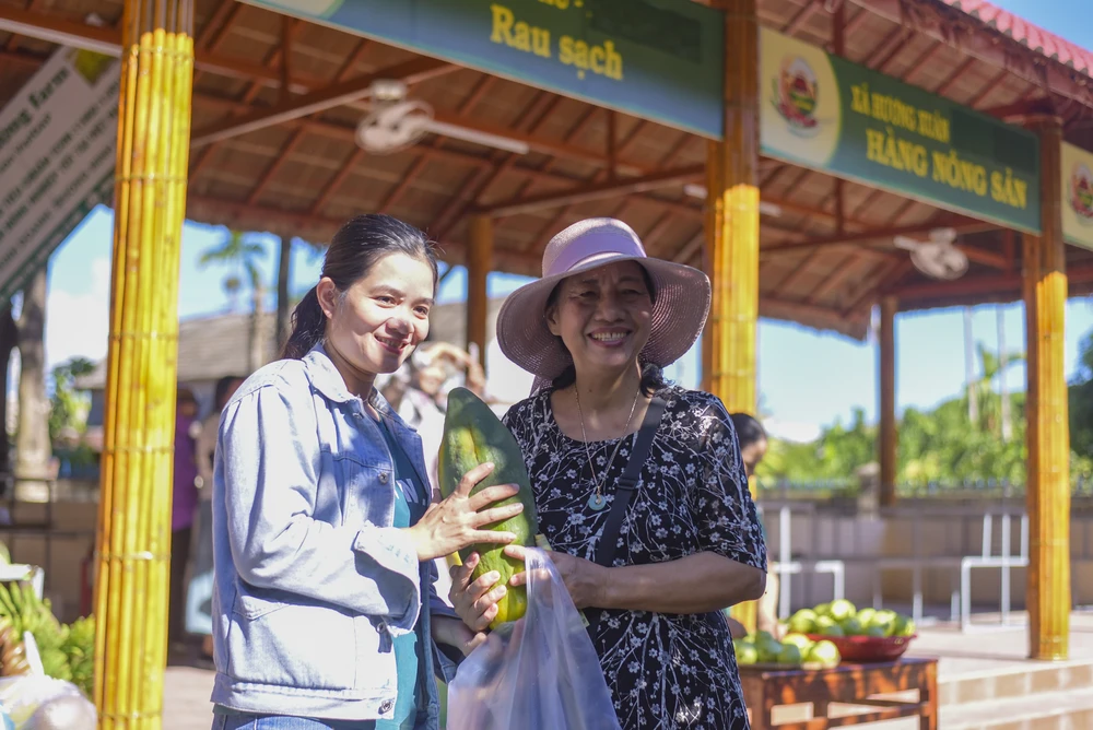 Phiên chợ đậm chất núi rừng giữa lòng xứ Huế: Chỉ bán toàn đặc sản rừng ngon - bổ - rẻ - 6