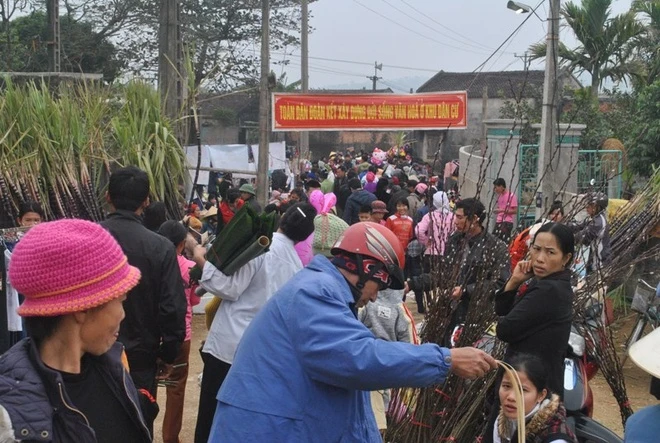 Thanh Hóa có khu chợ tồn tại hơn 500 năm, chỉ họp duy nhất 1 lần trong năm nhưng hút cả nghìn người đổ về - 1