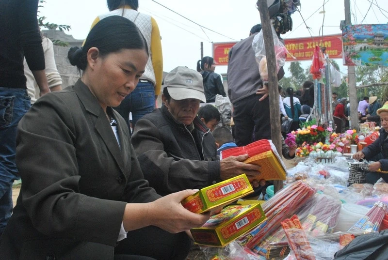 Thanh Hóa có khu chợ tồn tại hơn 500 năm, chỉ họp duy nhất 1 lần trong năm nhưng hút cả nghìn người đổ về - 4