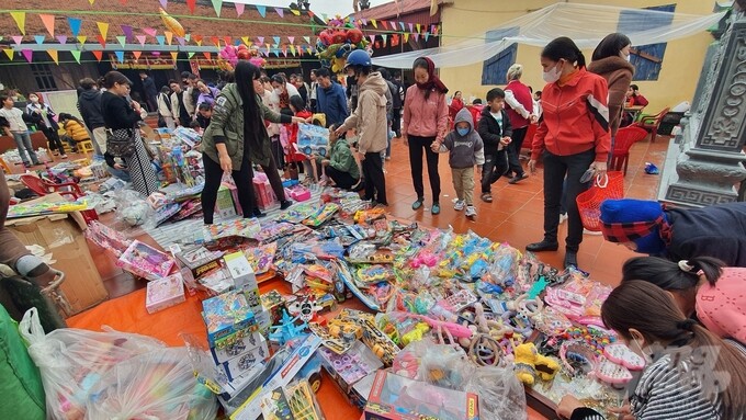 Phiên chợ lạ lùng là niềm tự hào của người Thái Bình: Tồn tại hơn 60 năm, chỉ bán duy nhất 1 mặt hàng - 1