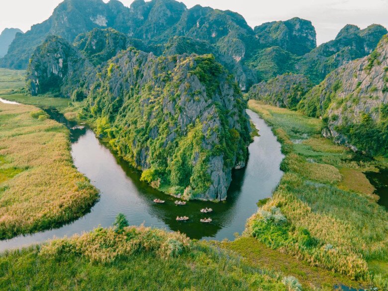 Mê mẩn Tam Cốc mùa hoa súng nở rộ, say mê quên lối về với danh lắm thắng cảnh, món ngon vùng cố đô - 5