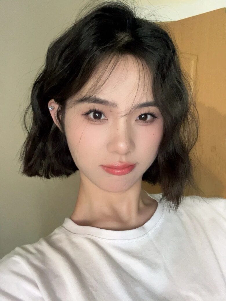 Sở hữu gương mặt tỷ lệ vàng, Hoa hậu ngàn năm có một vừa cắt tóc ngắn liền khiến fans &#34;khóc thét&#34; - 10