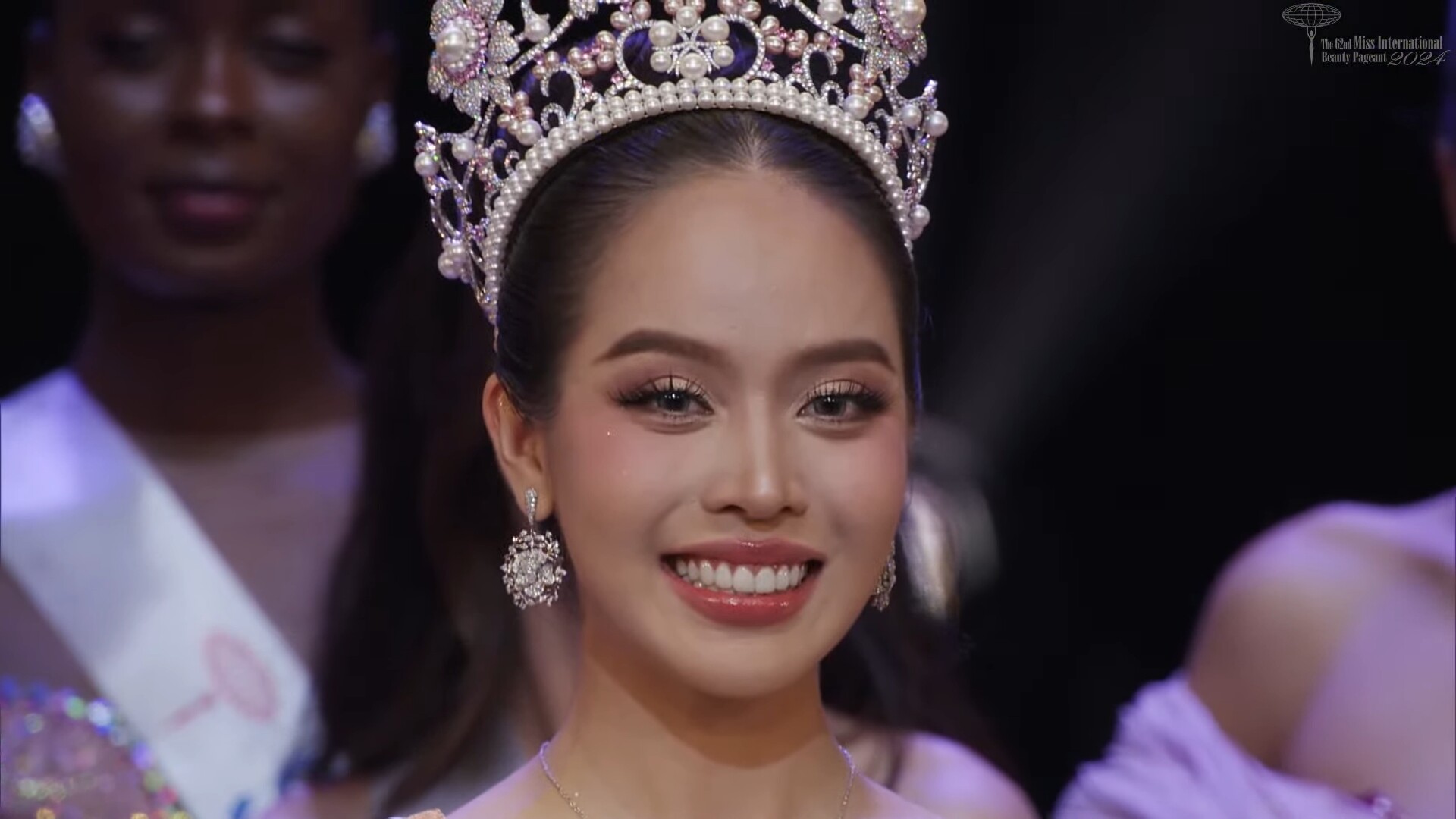 Thanh Thuỷ là Hoa hậu Việt Nam đầu tiên đăng quang Miss International 2024, làm nên lịch sử nhan sắc Việt - 1