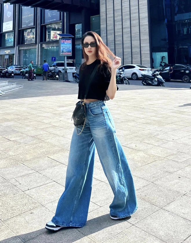 Hồng Diễm “lên đồ&#34; ra phố với mẫu quần jeans dễ mặc hơn skinny jeans, phụ nữ 40+ nên học hỏi - 9