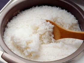 Nấu cơm chỉ cho nước chẳng khác nào "nghiệp dư", thêm 2 thứ này, cơm dẻo ngon, thơm hơn bao giờ hết