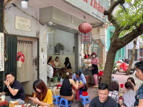Ít ai biết "sự tích" về món phở cuốn trứ danh Hà Nội: Quán ăn đầu tiên "phát minh" ra xuất sắc được Michelin vinh danh