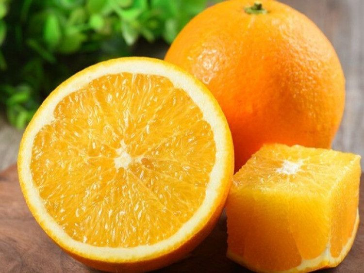Mua cam nhìn vào chỗ này, thấy càng to chứng tỏ càng ngọt, chọn ngay kẻo hết