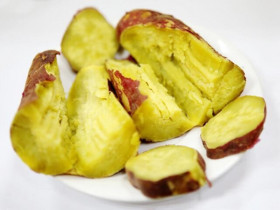 Luộc khoai lang nhất định phải cho thìa này, củ nào củ nấy bở tung, ngọt thơm ăn thật thích