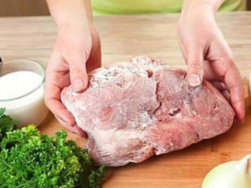 Rã đông thịt lợn, dùng 2 nguyên liệu này, chỉ 10 phút là mềm ngay, hương vị như mới mua