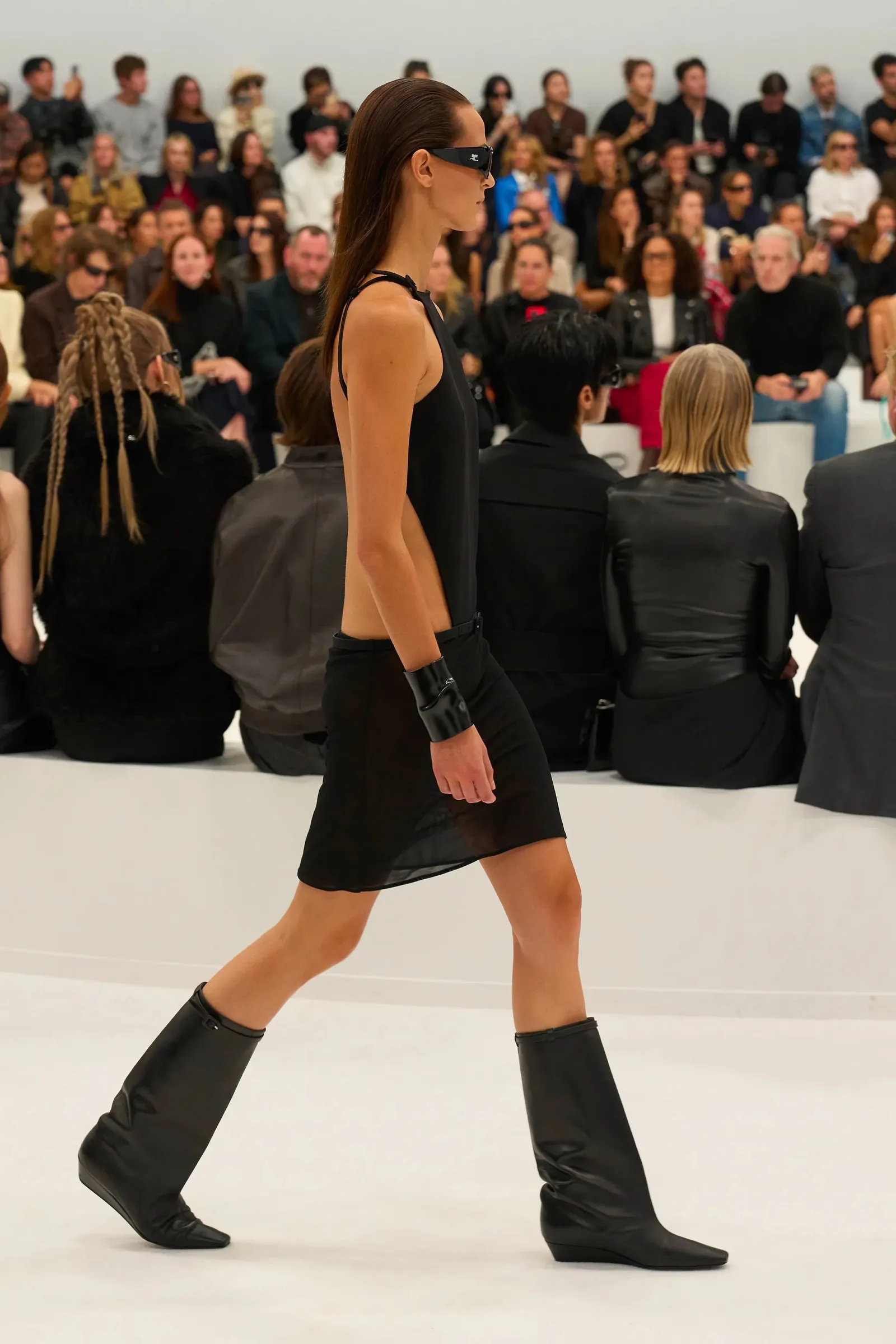 Cập nhật 8 kiểu bốt đẹp nhất thu đông 2025: Tôn dáng, “hack” chân thon và hợp mọi phong cách từ tối giản đến sang chảnh - 12