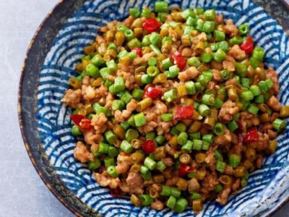 Mua được đỗ, đem về xào kiểu này cả nhà thi nhau gắp, rẻ mà ngon lại cực trôi cơm