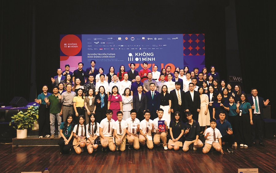 Chung tay tạo “lá chắn số” - 1