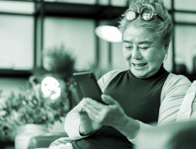 Mẹ chồng mê “sống ảo”