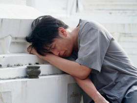 Người phụ nữ bỏ lại 7 đứa con, ly hôn tay trắng, chồng van xin quay lại nhưng cư dân mạng đồng loạt khuyên “đừng!”