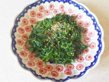 Lá này canxi gấp 2 lần sữa, đem xào rất ngon, giúp bổ tỳ, tiêu sưng nhưng ít người biết ăn