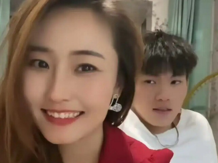 Chàng trai 2k3 cưới người bằng tuổi mẹ bất chấp gia đình ngăn cấm, cách xưng hô với vợ rất lạ