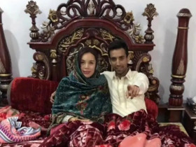 U50 tái hôn với chàng trai Pakistan 27 tuổi, mở 2 trường học, theo chồng về quê rồi choáng với cảnh trước sân