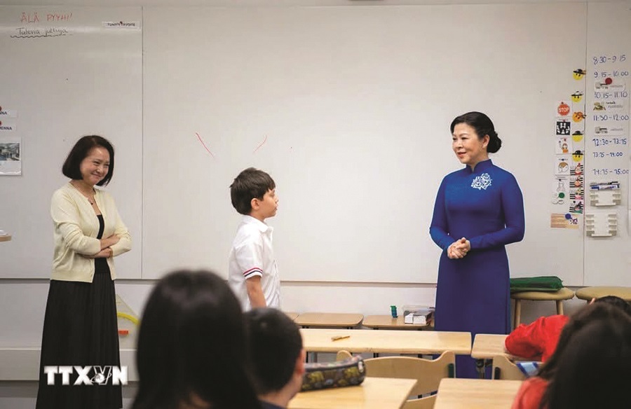 Cậu bé gốc Việt vinh dự được đọc thơ cho Phu nhân Ngô Phương Ly - 1