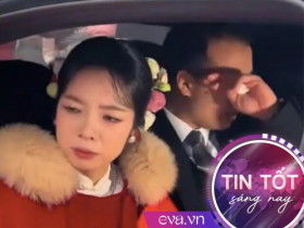 Khoảnh khắc bà nội bịn rịn bên xe cưới của cháu gái gây sốt, có một người khóc nức nở hơn cả cô dâu