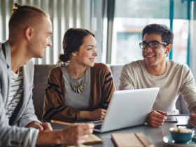 Ở nơi làm việc: Không nói 3 chuyện, không tiết lộ 3 điều, không giúp 3 việc, không kết giao 3 người