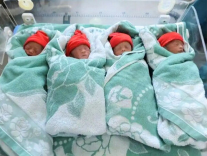 Mẹ sinh 4 con đẹp như hoa gây sốt MXH, các bé 9 tuổi đi đóng phim, giờ đều rất ưu tú