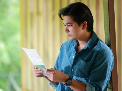 Đến ra mắt nhà bạn gái, thấy bức ảnh gia đình nhà cô ấy, tôi sợ toát mồ hôi hột