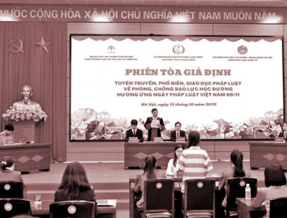 Phía sau những cú đánh