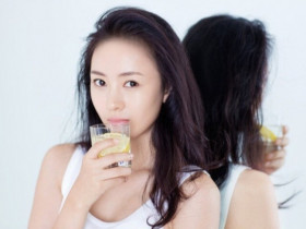 Sau 30 tuổi, phụ nữ còn duy trì 4 thói quen này thì già nhanh gấp 3, da xấu tóc hư bệnh tật gõ cửa