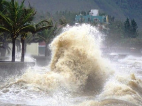 Tin tức 24h: Áp thấp nhiệt đới lạ thường vào Biển Đông, diễn biến tiếp theo thế nào?