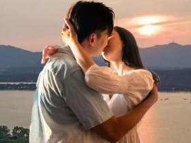 Đàn ông có 5 hành động này khi hôn thường có tình trường dày dặn, cẩn thận bạn chỉ là người qua đường