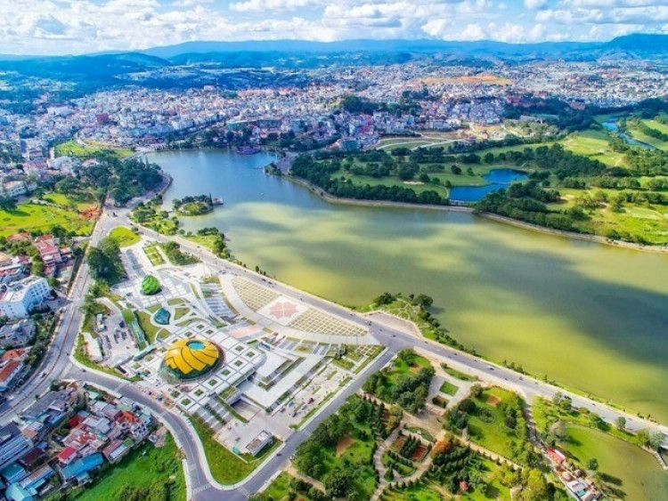 12 tỉnh lớn nhất Việt Nam: Nghệ An thứ 4, top 1 là nơi vua Bảo Đại và Nam Phương hoàng hậu từng xây dinh thự đế vương?