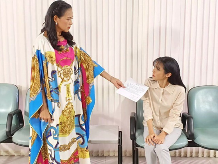 Đi công tác với sếp một tuần, khi về vợ sếp cho tôi 500 triệu, tôi vui vẻ nhận lấy