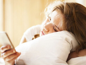 4 thói quen có hại nhiều người hay làm ngay khi thức dậy, bỏ càng sớm bạn càng khỏe mạnh sống lâu