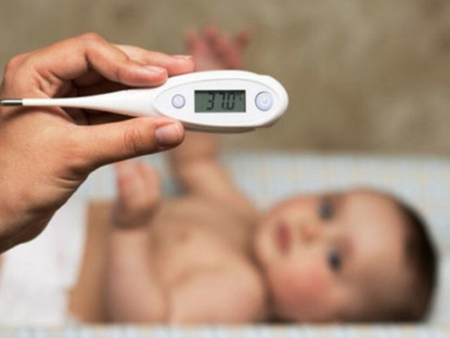 Bé gái 2 tháng tuổi ho, sổ mũi rồi nguy kịch vì tưởng cảm lạnh, bác sĩ chỉ cách phân biệt nhanh để trẻ thoát “án tử”