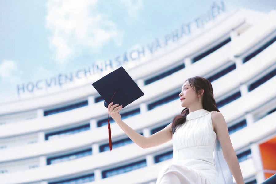 Trở thành thủ khoa nhờ giữ lời hứa với chính mình - 1