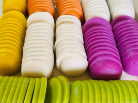 Thứ cứng như đá đem nấu lại dẻo dai ngon lành, xưa là món nhà nghèo nay lên đời thành đặc sản nhiều người thích mê