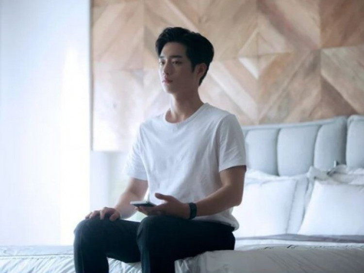 Đi nước ngoài gửi cho vợ 30 triệu/tháng, vô tình nghe mẹ và vợ nói chuyện qua điện thoại, tôi ly hôn