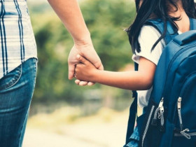 Con đi chơi rồi lạc nhà để mẹ tìm hết cả đời người, 45 năm sau, đứa bé 4 tuổi ngày ấy trở về trong nước mắt 