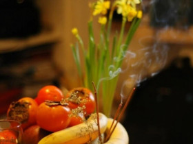 Văn khấn cúng mùng 1 tháng 11 năm Ất Tỵ, 3 việc nên làm và 4 điều đại kỵ khi thắp hương để đón phước lộc