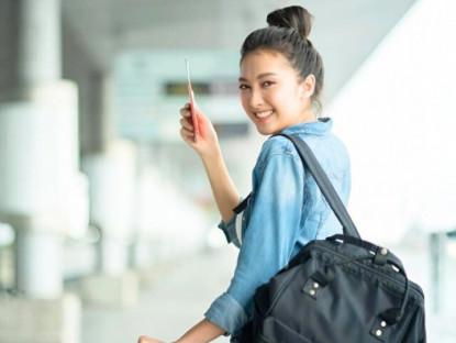 Mách chị em những vật dụng “nhỏ mà có võ”, nhất định phải bỏ túi khi du lịch nước ngoài, món cuối chỉ từ 10.000 đồng