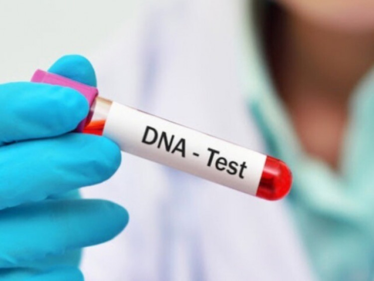 Đi xét nghiệm ADN, người phụ nữ bất ngờ khi thai nhi trong bụng là “con của bố, không phải của mẹ"