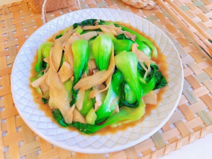 Loại rau giàu canxi đem xào với thứ này được món ăn vừa ngon lại bổ dưỡng gấp nhiều lần