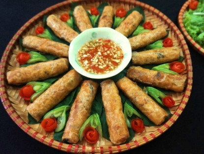 Làm nem rán, nhớ phết thứ này lên vỏ, nem giòn ngon lại vàng ruộm, để lâu không ỉu