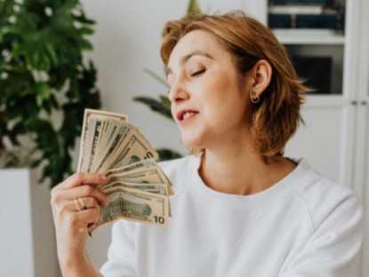 Nhìn 7 thói quen này, bắt bài ngay những người đang cố "diễn" vai giàu có