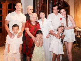 Mẹ Hồ Ngọc Hà kỷ niệm 45 năm ngày cưới với chồng Pháp, 2 thông gia Thụy Điển cùng con rể Kim Lý đến chúc mừng