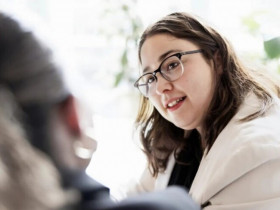 Trắc nghiệm: Bạn đang giúp người khác vì hợp lý hay vì sợ mất lòng?