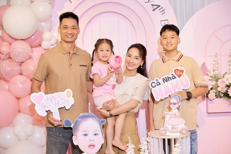 Dàn sao Sống Chung Với Mẹ Chồng sau 8 năm: Bảo Thanh lui về chăm con, Anh Dũng "mất tích" bí ẩn - 6